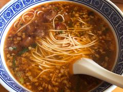 辣肉面-沪西老弄堂面馆(定西路店)