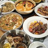 点了好几个招牌菜 都还可以 金不换炒饭是必点的哈！
