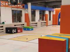 -悦动体能篮球羽毛球网球(三里河店)