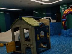 -Swim斯卫姆国际儿童游泳中心(红博中央公园店)