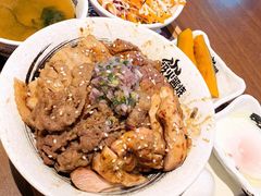 -梅龙镇广场