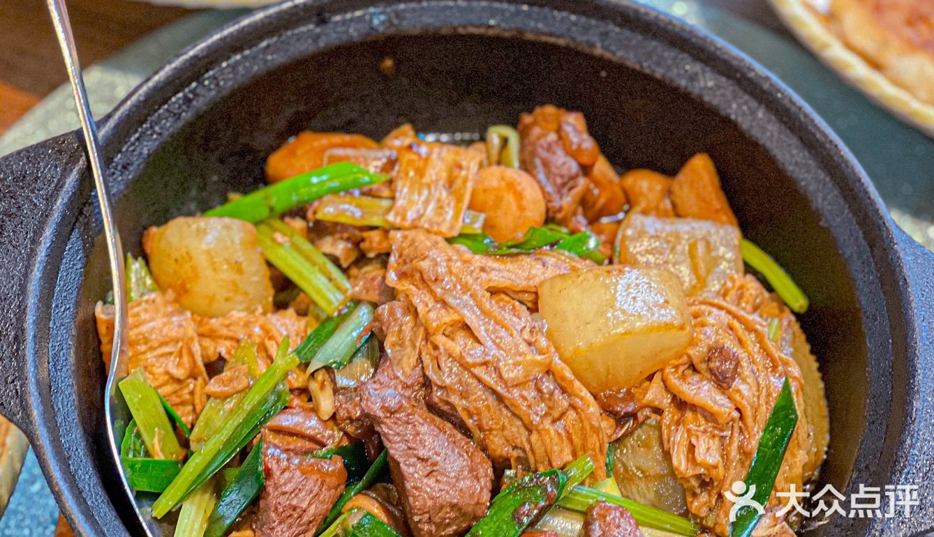 这个乳鸽真滴会bao汁，又嫩又脆！