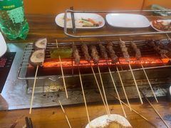 -哈尔滨小酒馆·鲜肉现穿自助烧烤(康新花园店)