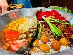 鸳鸯锅底-四小区火锅·巷子里的重庆火锅(花照壁店)