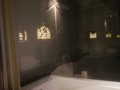 -桔子酒店(上海西藏北路地铁站店)