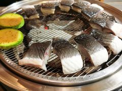 -围炉肉舍•炭烤活鳗•丹东海鲜烤肉(步行街店)