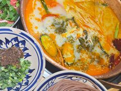 -洱火云南酸菜牛肉火锅(石景山当代商城店)