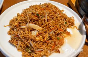 Soy Sauce Seafood Noodles