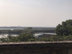 -亮河湾山庄
