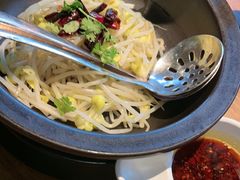 -云海肴·汽锅鸡·云南菜(天山百盛优客店)