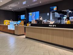 自助取餐区-麦当劳(伦敦人店)