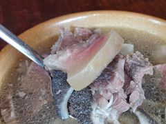 -汤锅大王(新平曹苏黄牛汤锅有限公司)