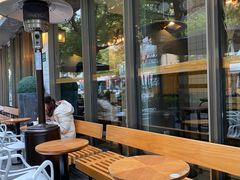 露天位-81BAKERY(大学路店)