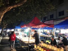-吴山路夜市