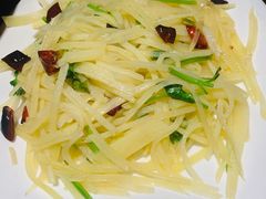 香菜梗炝土豆丝-绿茶餐厅(蓝色港湾店)