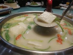 -鹊华居·地道鲁菜·海鲜·融合味(大明湖店)