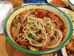 -拈签一笑黄牛肉辣卤串串