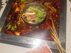 -二荆条·蜀鲜汇城市森林火锅