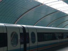 -龙阳路磁悬浮列车总站-停车场