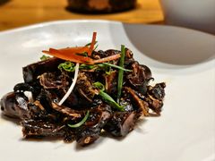 -头上红煨盐鸡·非遗院子餐厅