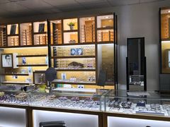 -LOGO眼镜·蔡司品牌折扣店(龙华清湖店)