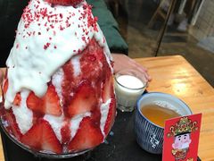 草莓生乳冰-WONDER ICE 萬得冰田(建設路总店)