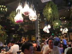 大堂-胡桃里音乐餐厅(陶溪川店)(川湘赣菜·世界百大酒庄直供红酒·音乐表演)