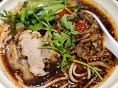 焖蹄鸡杂双拼粉-长乐川式面馆·现炒浇头(石门二路店)