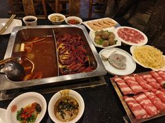 -百年川椒重庆老火锅(光谷店)