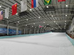 -乔波室内滑雪场