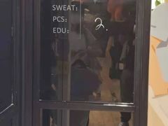 -lululemon(上海浦东IFC店)