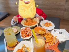 -三勾JJJ Burger&Coffee(梅溪湖店)