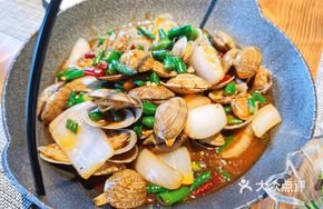 Signature Stir-Fried Clams