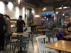 大堂-HELLO 27 意面·沙拉·帕尼尼