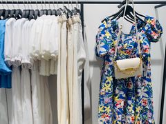 -URBAN REVIVO(上海中庚漫游城店)