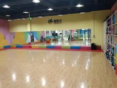-米高蓝斯克国际轮滑中心(中铁建店)