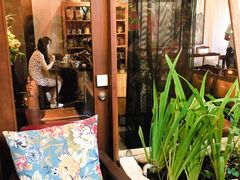 -Cuc Gach Quan Restaurant