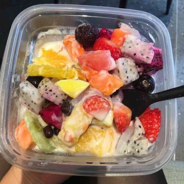 优鲜到家-"打卡水果捞,离我的单位很近,经常下午打卡.