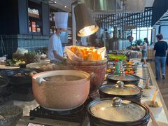 自助取餐区-瑰丽酒店·海吧·天际下午茶·现场DJ·天台酒吧