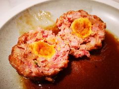 鸭蛋黄狮子头-梅飞酒家(名辉豪庭店)