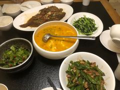 -鱼鲜饭香·招牌汽锅剁椒鱼头王