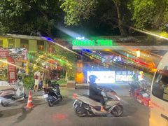 -Green Tree Rest. & Pub