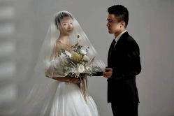 -雪中彩影婚纱摄影·微光艺术中心