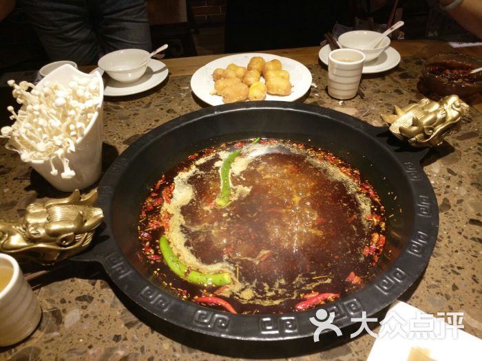 老阿婆火锅·敢说真正不上火(火车站店)图片 - 第1张
