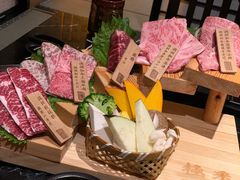-山川小町·极番烧肉(新地假日广场店)