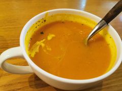 南瓜浓汤-HELLO 27 意面·沙拉·帕尼尼