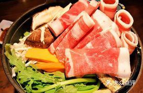 Popular Snowflake Beef Sukiyaki