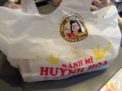-Bánh Mì Huynh Hoa