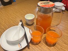 鲜榨红菇娘汁-金掌勺·锅包肉(广渠门店)