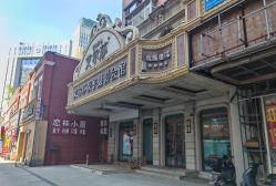 -亲亲宝贝艾尔莎亲子摄影会馆(中华路店)